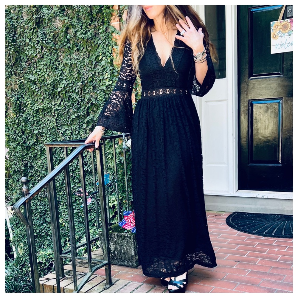 02 ✨LAST ONE✨Paris Black Lace Lined Fabulous Unique V Front Maxi Dress - Picture 2 of 8